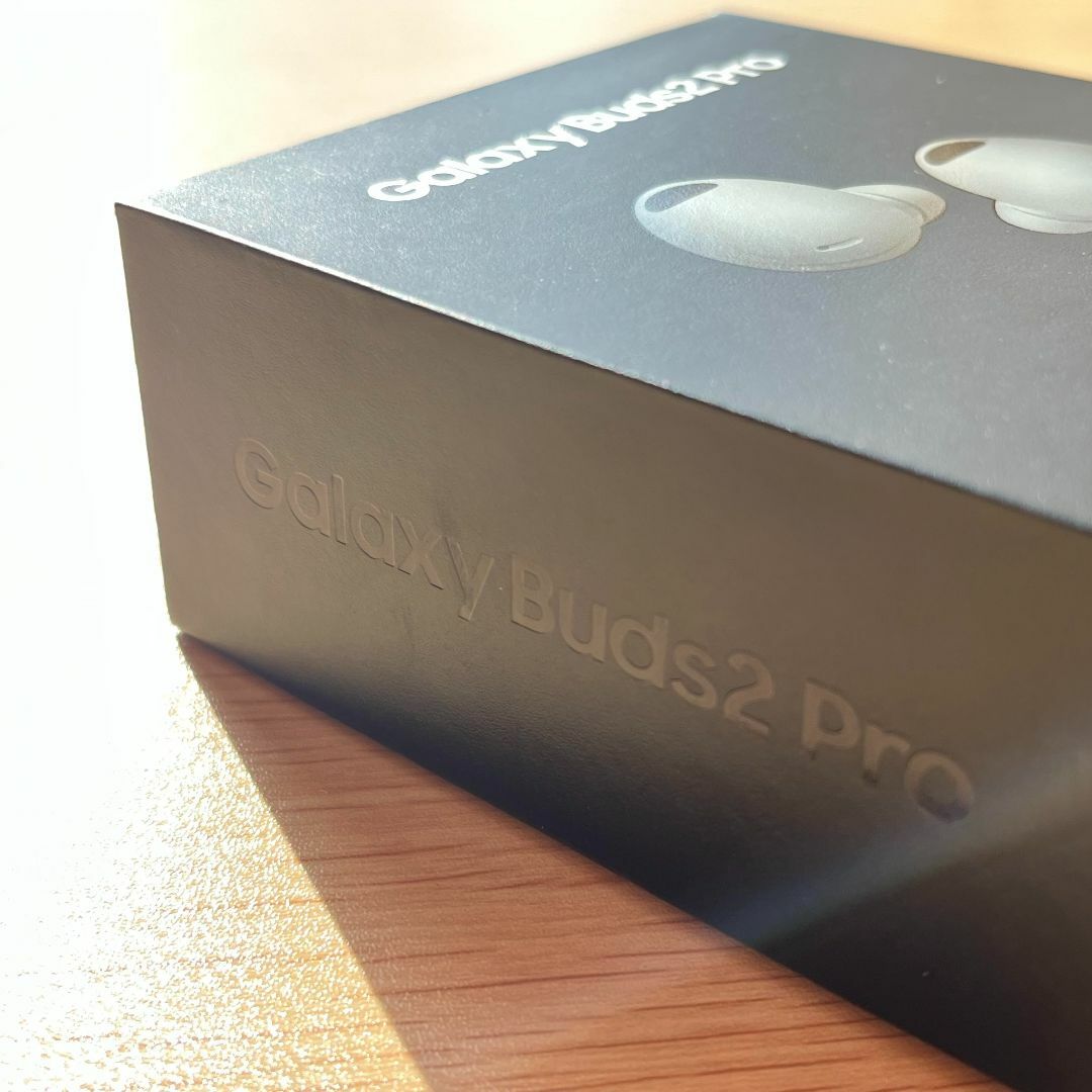 SAMSUNG(サムスン)のGalaxy Buds2 Pro ホワイト 【新品未開封】 スマホ/家電/カメラのオーディオ機器(ヘッドフォン/イヤフォン)の商品写真