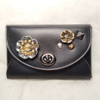 コーチ(COACH)のCOACH コーチ カードケース 名刺入れ　ピンズ ティーローズ ブラック(名刺入れ/定期入れ)