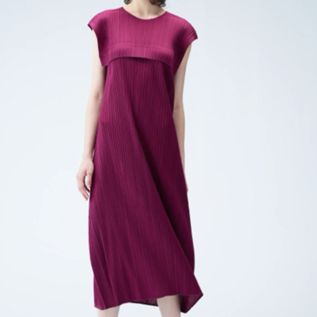 PLEATS PLEASE ISSEY MIYAKE(プリーツプリーズイッセイミヤケ)のプリーツプリーズMONTHLY COLORS RASPBERRYワンピース レディースのワンピース(ロングワンピース/マキシワンピース)の商品写真