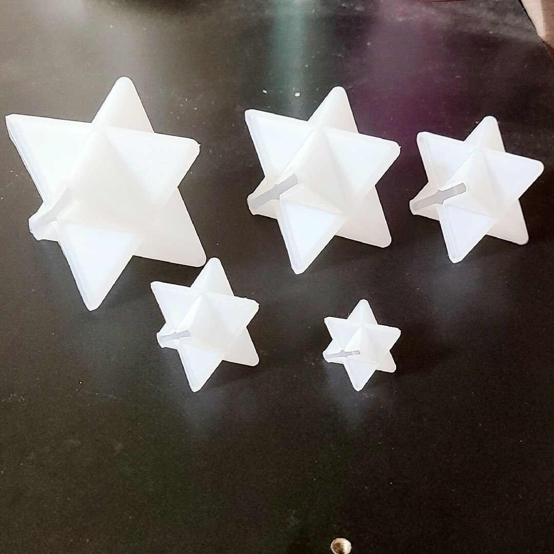 シリコン モールド オルゴナイト マカバスター 六芒星 5cm 01 ハンドメイドの素材/材料(各種パーツ)の商品写真