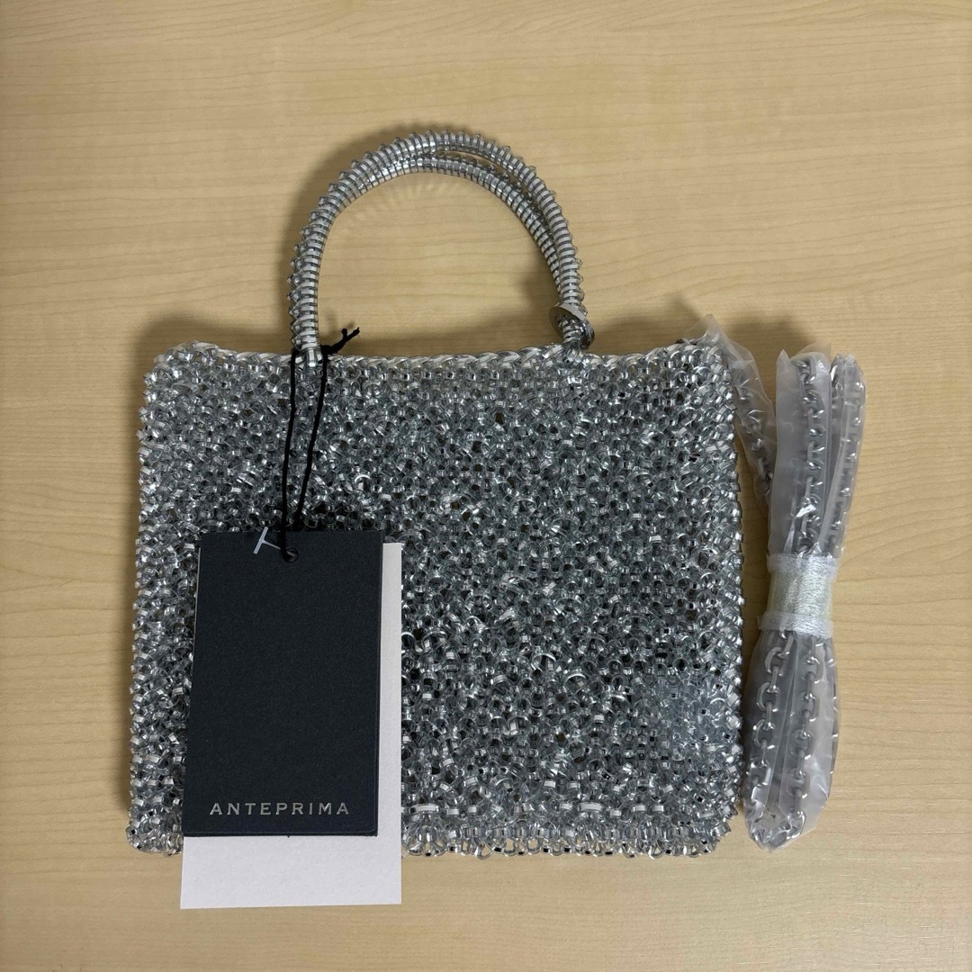 ANTEPRIMA(アンテプリマ)の【新品・即日発送】アンテプリマ　ミニアトゥーラ　シルバー レディースのバッグ(ショルダーバッグ)の商品写真