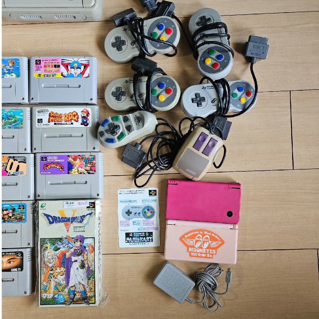 任天堂(ニンテンドウ)のファミコン　ファミリーコンピューター　スーパーファミコン　DS エンタメ/ホビーのゲームソフト/ゲーム機本体(家庭用ゲーム機本体)の商品写真