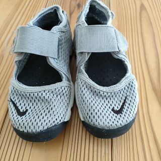 ナイキ(NIKE)のNIKE エアリフト　18cm(サンダル)