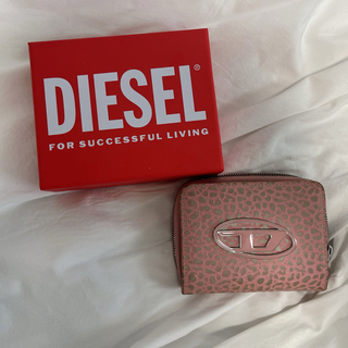 ディーゼル(DIESEL)のディーゼル　二つ折り　財布　ピンク　箱つき(財布)