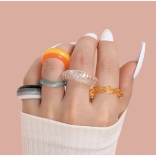 【新品送料無料❗️】ギザギザ アクリルリング 透明 アクセサリー オレンジ 指輪(リング(指輪))