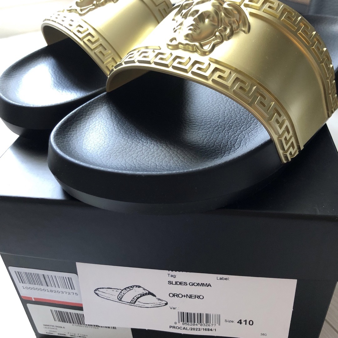 VERSACE(ヴェルサーチ)の新品　ヴェルサーチェ　パラッツォサンダル　41 メンズの靴/シューズ(サンダル)の商品写真