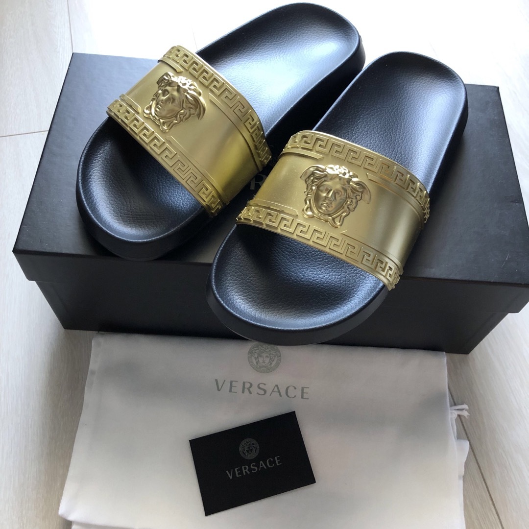 VERSACE(ヴェルサーチ)の新品　ヴェルサーチェ　パラッツォサンダル　41 メンズの靴/シューズ(サンダル)の商品写真