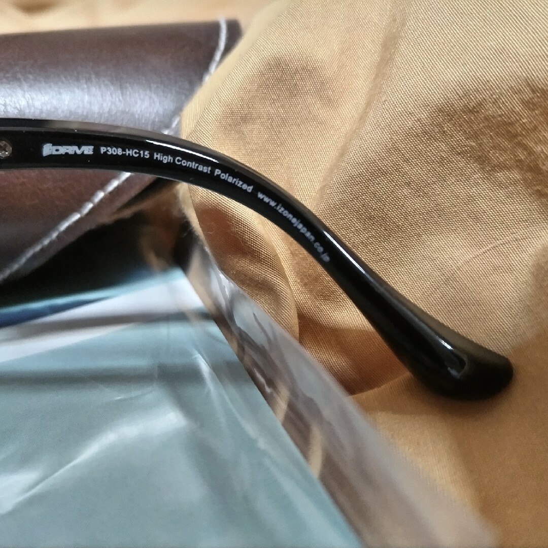 アイゾーンニューヨーク ノーズパッド鼻あてなしサングラス プティエル レディースのファッション小物(サングラス/メガネ)の商品写真