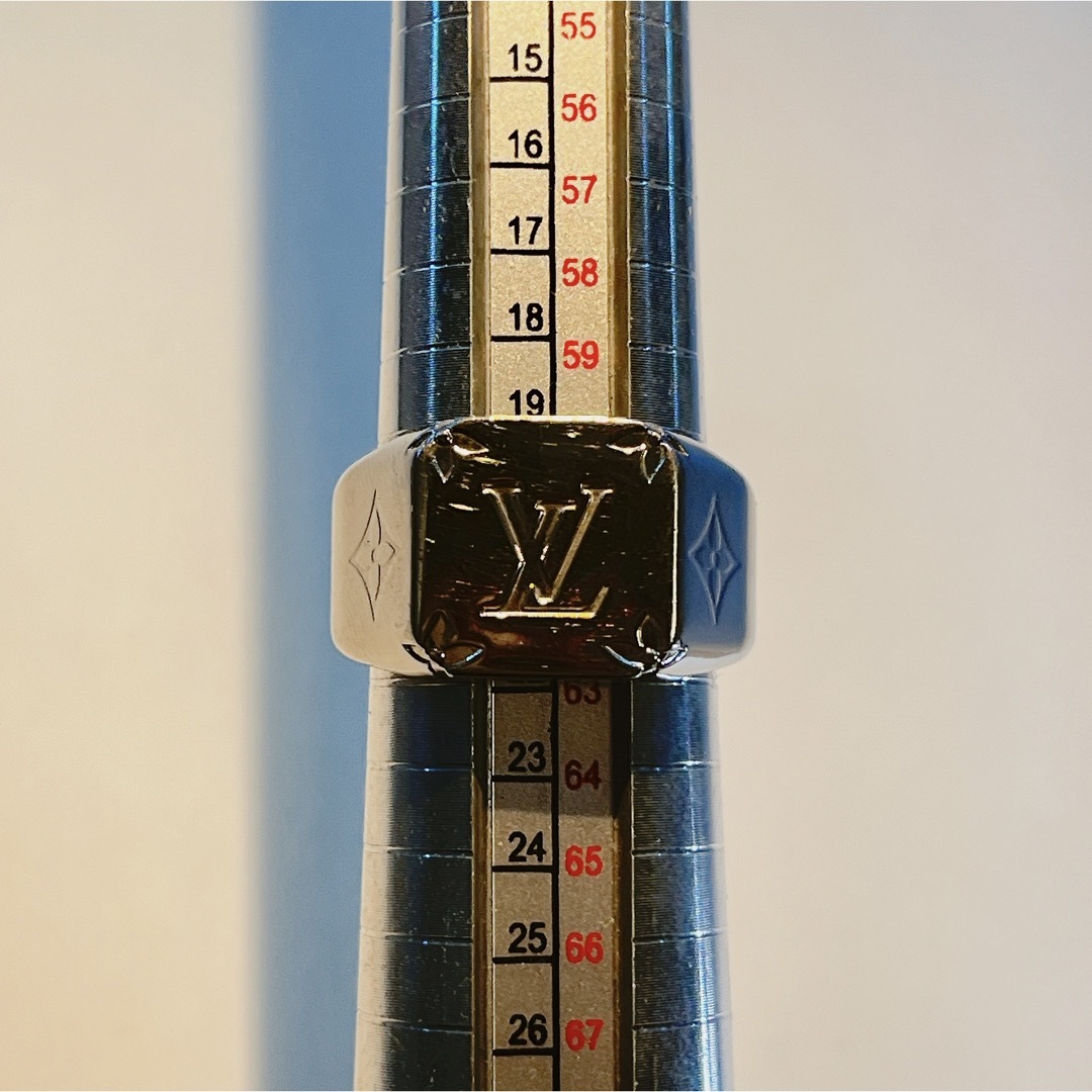 LOUIS VUITTON(ルイヴィトン)の796 ヴィトン M62488 モノグラム シグネットリング リング L メンズのアクセサリー(リング(指輪))の商品写真