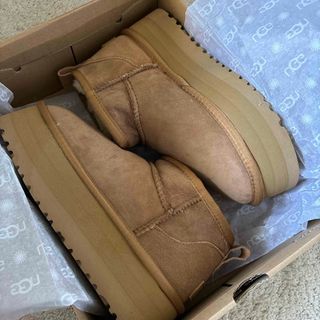 アグ(UGG)のアグ　マイクロ　厚底(ブーツ)