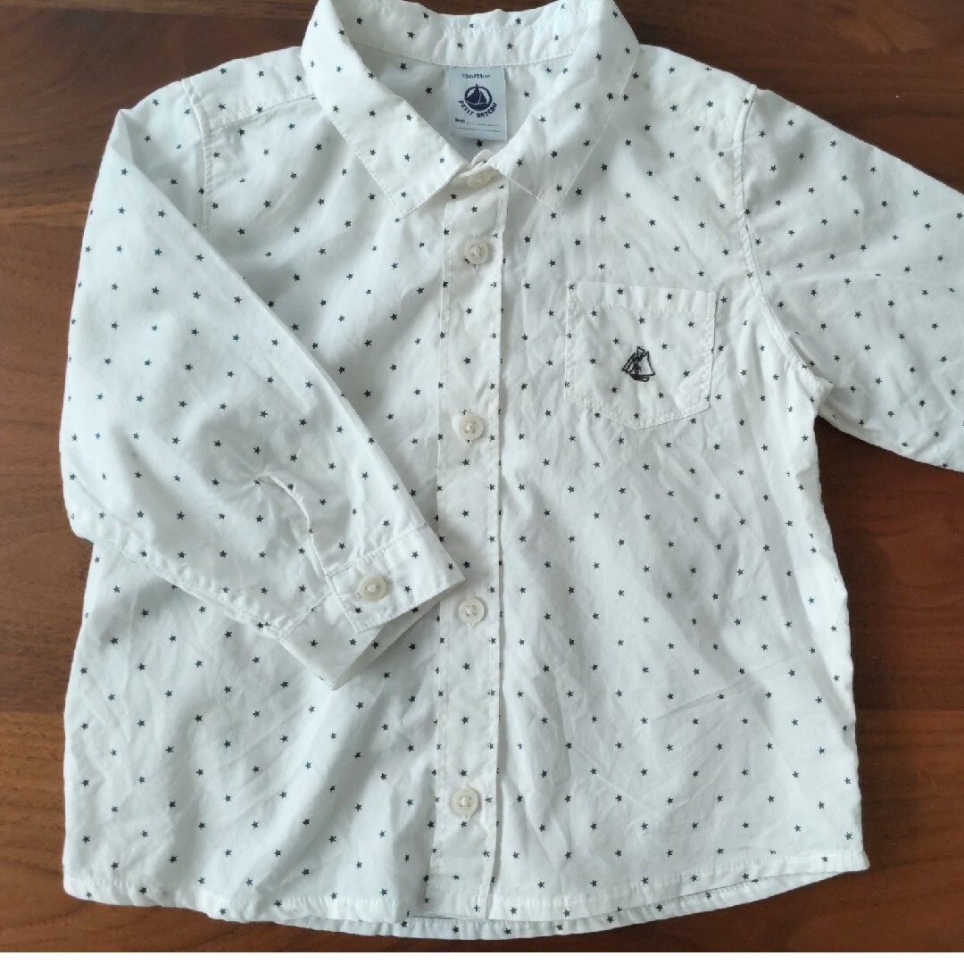 PETIT BATEAU(プチバトー)のプチバトー　白シャツ　18m/81cm キッズ/ベビー/マタニティのベビー服(~85cm)(シャツ/カットソー)の商品写真