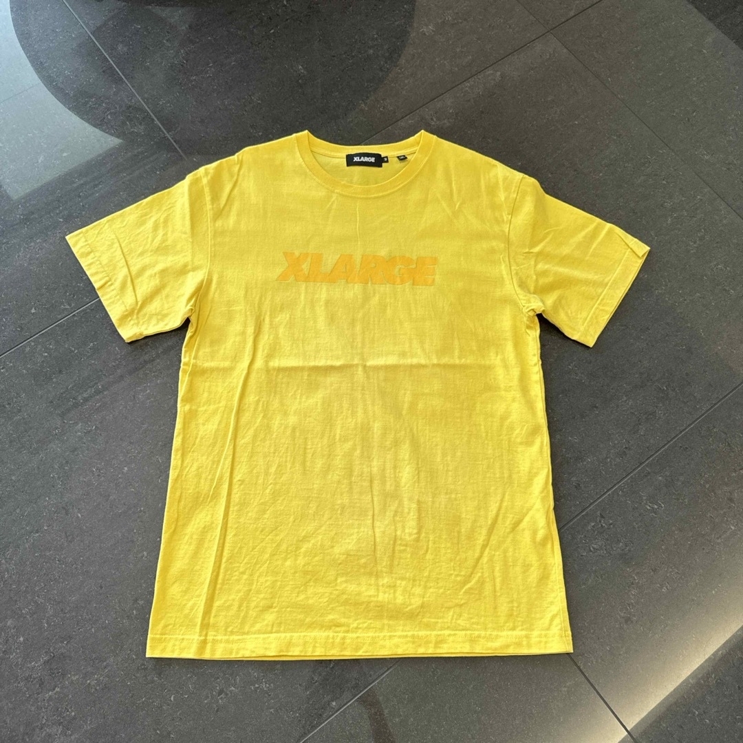 XLARGE(エクストララージ)のXLARGE イエローカラーTシャツ Msize メンズのトップス(Tシャツ/カットソー(半袖/袖なし))の商品写真
