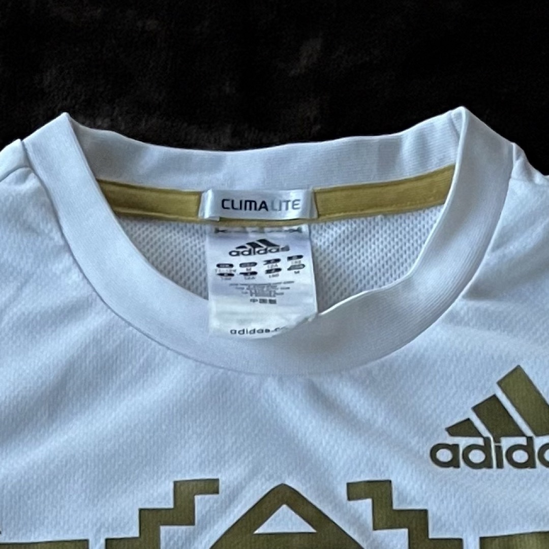 adidas(アディダス)のadidas Tシャツ Ｍサイズ スポーツ/アウトドアのサッカー/フットサル(ウェア)の商品写真