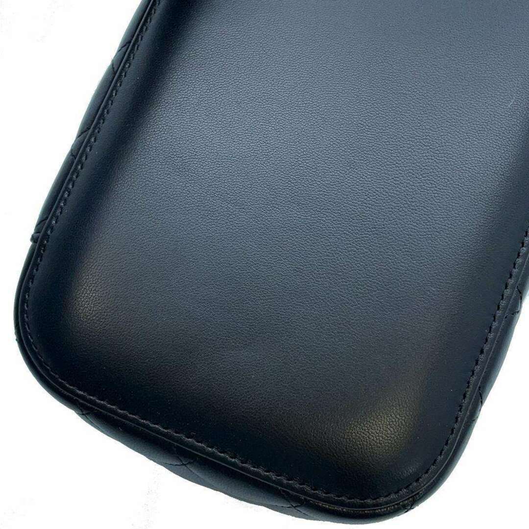 CHANEL(シャネル)のシャネル バニティバッグ ココマーク マトラッセ ラムスキン 横型 A80913 CHANEL バッグ 化粧ポーチ 黒 レディースのファッション小物(ポーチ)の商品写真