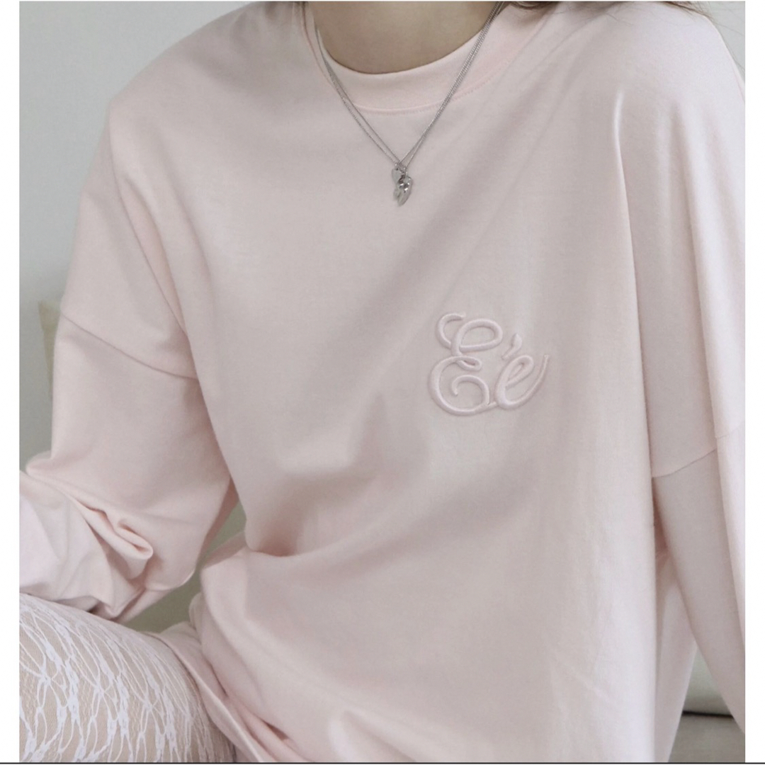 épine(エピヌ)のEé embroidery big long tee baby pink レディースのトップス(シャツ/ブラウス(長袖/七分))の商品写真