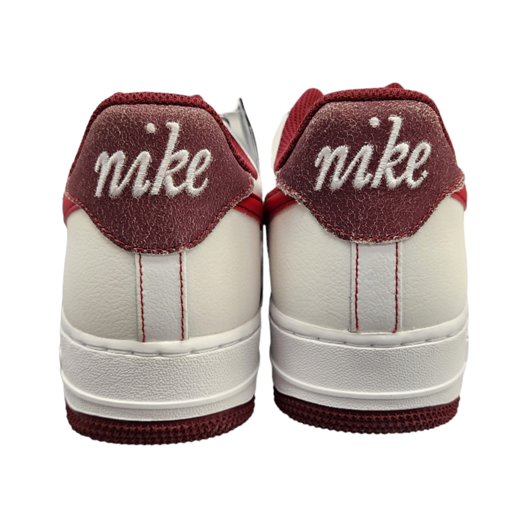 NIKE(ナイキ)のNIKE ナイキ AIR FORCE 1 '07 スニーカー メンズ ローカット バスケットボールシューズ エア フォース ワン ホワイト/レッド 26cm DA8478-101 中古 T1 メンズの靴/シューズ(スニーカー)の商品写真