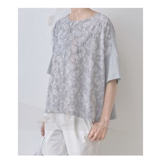 ビアズリー(BEARDSLEY)の未使用近　ビアズリー  ペイズリー刺繍Tシャツ(Tシャツ(半袖/袖なし))