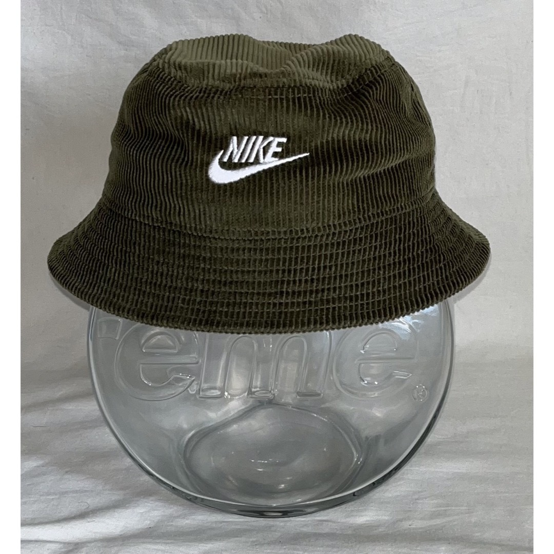 NIKE(ナイキ)のNIKE スポーツウェア　コーデュロイ　パケットハット　サイズS/M メンズの帽子(ハット)の商品写真