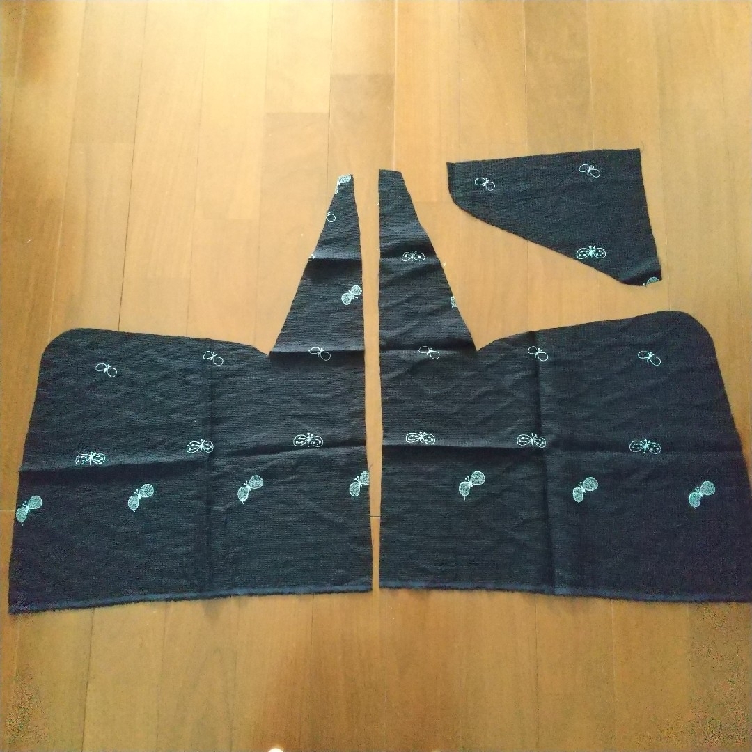 mina perhonen(ミナペルホネン)のchoucho navy ハンドメイドの素材/材料(生地/糸)の商品写真