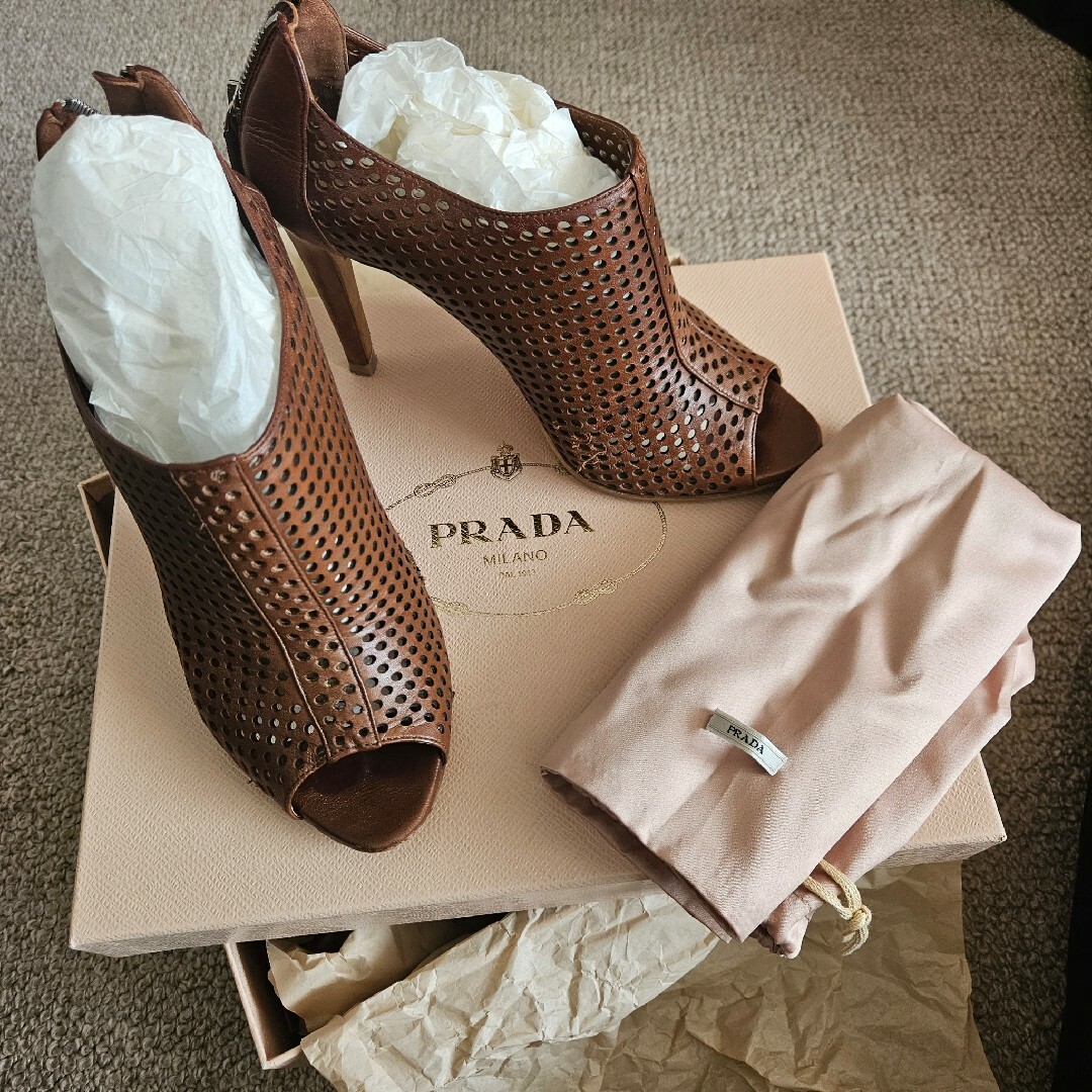 PRADA(プラダ)のPRADA　メッシュサンダル　ブーティー　プラダ　37ハーフ レディースの靴/シューズ(サンダル)の商品写真