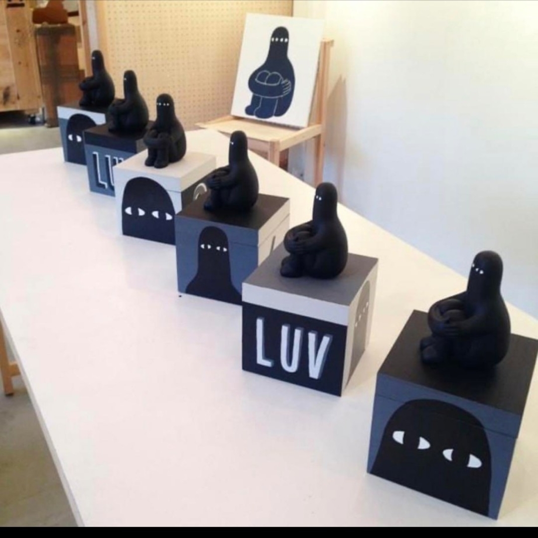 ly painter LUV sculpture 2015エディション16 原画 エンタメ/ホビーの美術品/アンティーク(彫刻/オブジェ)の商品写真