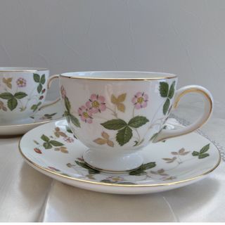 WEDGWOOD - ウェッジウッド　ワイルドストロベリー　カップ&ソーサー２客