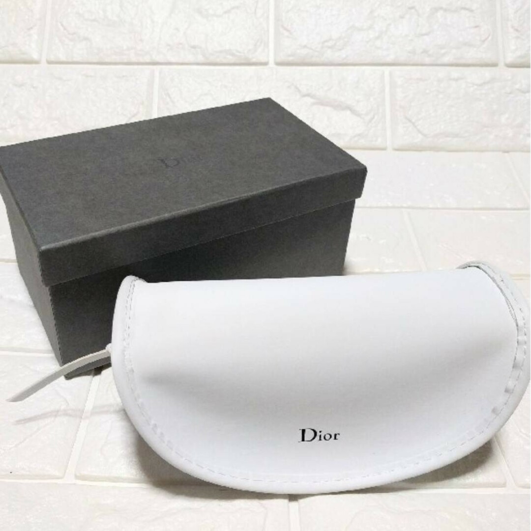 Christian Dior(クリスチャンディオール)の新品 Dior サングラスケース マスクポーチ ペンケース ディオール メガネ レディースのファッション小物(サングラス/メガネ)の商品写真