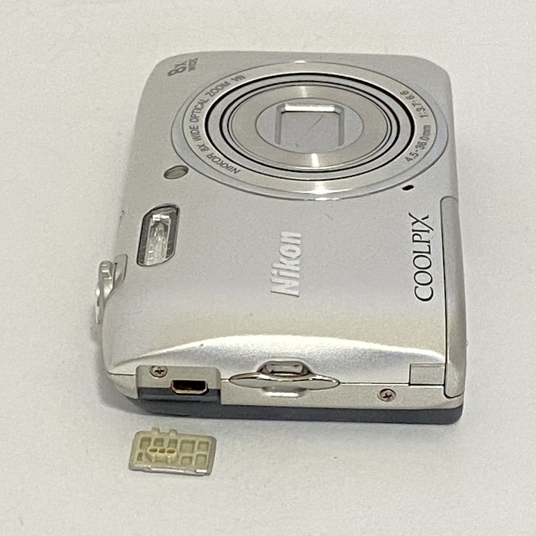 Nikon(ニコン)のNikon coolpix s3600 ニコン　デジカメ　SDカード【2GB】付 スマホ/家電/カメラのカメラ(コンパクトデジタルカメラ)の商品写真