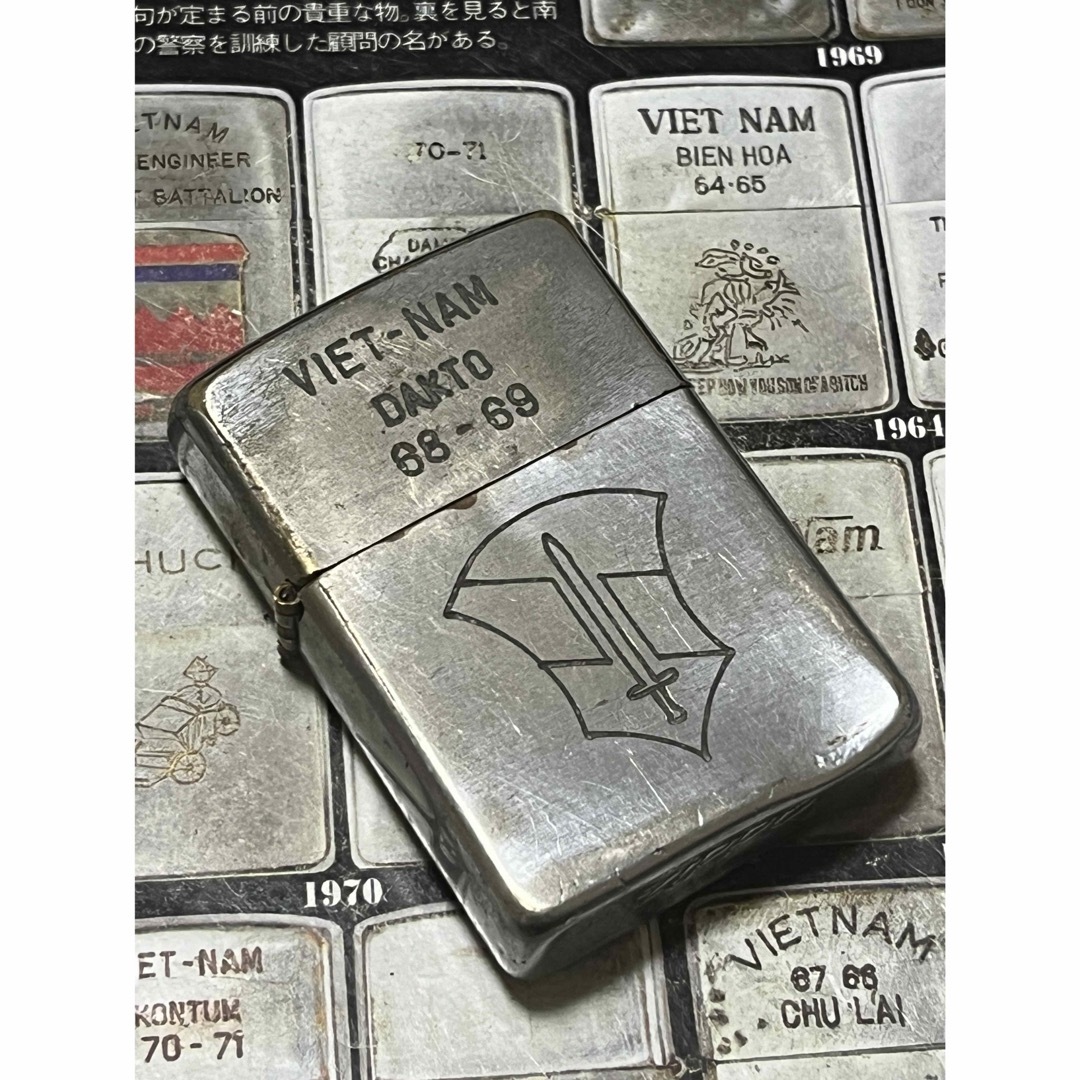 ZIPPO(ジッポー)の【ベトナムZIPPO】本物 1968年製ベトナムジッポー「在ベトナム第1野戦軍」 メンズのファッション小物(タバコグッズ)の商品写真