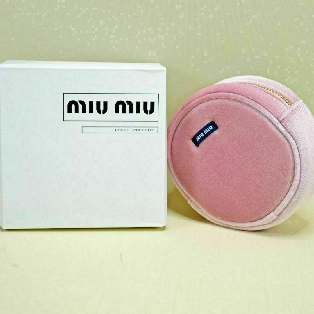 miumiu(ミュウミュウ)のmiup4 新品未使用本物　miumiu ミュウミュウ　ノベルティマルチポーチ レディースのファッション小物(ポーチ)の商品写真