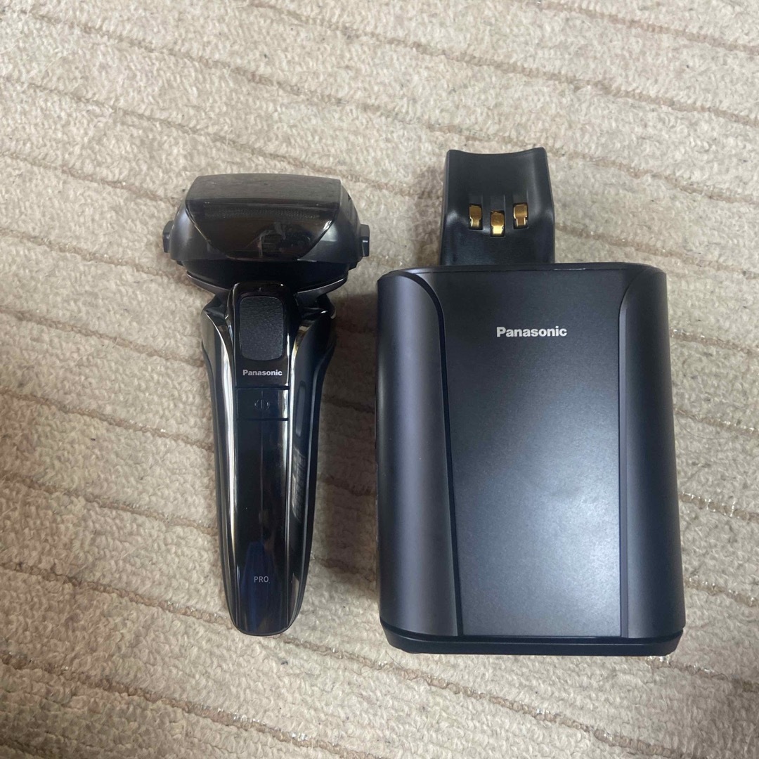Panasonic(パナソニック)のrarara様　専用　ラムダッシュPRO 5枚刃 ES-LV9W スマホ/家電/カメラの美容/健康(メンズシェーバー)の商品写真