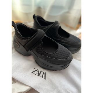 ZARA - 【美品】バレエフラットスニーカー ZARA 37 厚底の通販 ZARA - 【美品】バレエフラットスニーカー ZARA 37 厚底の通販
