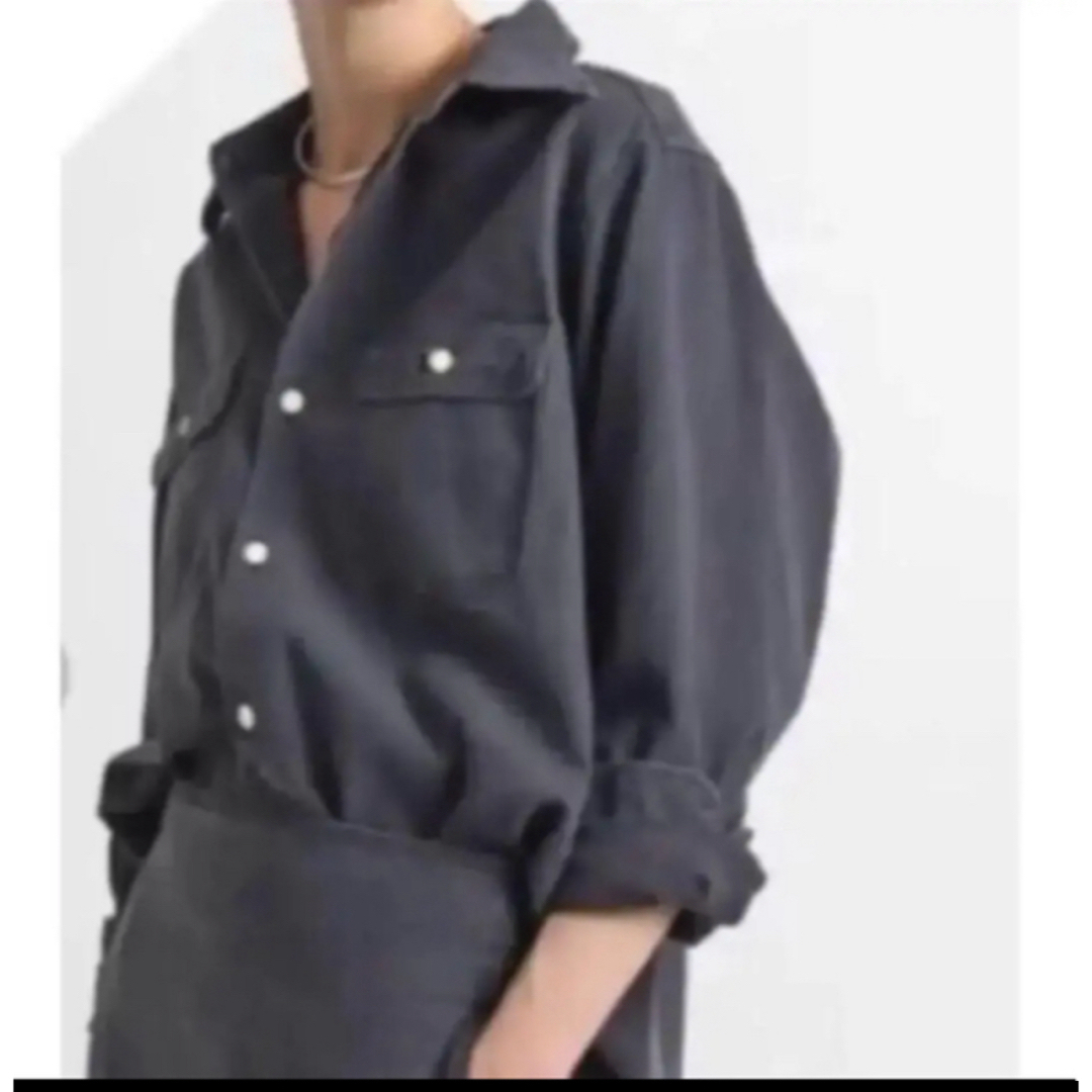 MADISONBLUE(マディソンブルー)の稀少❤️マディソンブルー  ハンプトン　バックサテン　シャツ　ブラック レディースのトップス(シャツ/ブラウス(長袖/七分))の商品写真