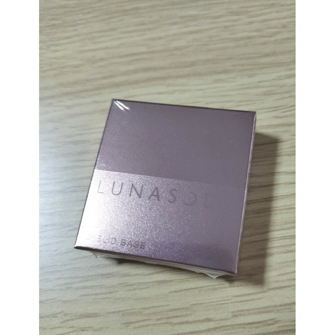 LUNASOL(ルナソル)の❤新品未開封❤️ ルナソル アイリッドベース ナチュラル コスメ/美容のベースメイク/化粧品(アイシャドウ)の商品写真