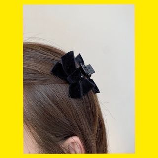 ヘアクリップ　レディースヘアアクセサリー　リボン　ブラック　シンプルデザイン　