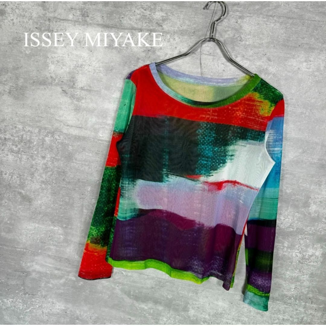 ISSEY MIYAKE(イッセイミヤケ)の『ISSEY MIYAKE』イッセイミヤケ (2) グラフィック柄メッシュトップ レディースのトップス(Tシャツ(長袖/七分))の商品写真