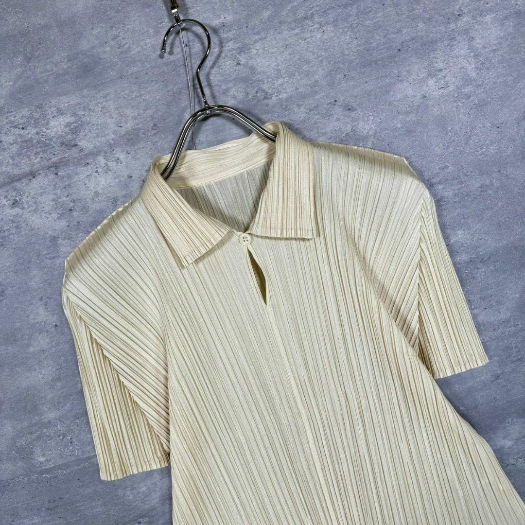 ISSEY MIYAKE』イッセイミヤケ (3) プリーツ 半袖ブラウス ISSEY MIYAKE』イッセイミヤケ (3) プリーツ 半袖ブラウス