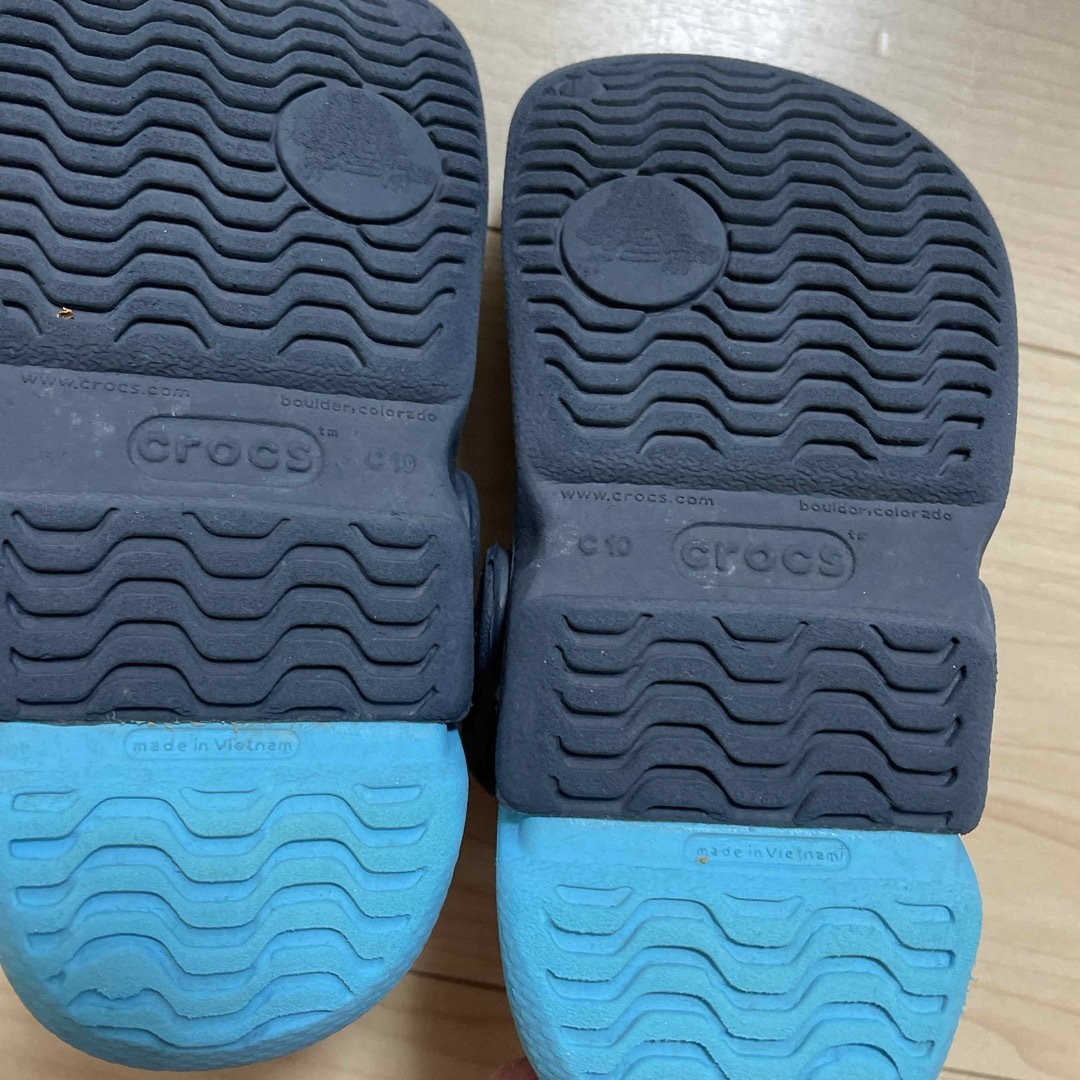 crocs(クロックス)のクロックス C10サイズ キッズ/ベビー/マタニティのキッズ靴/シューズ(15cm~)(サンダル)の商品写真