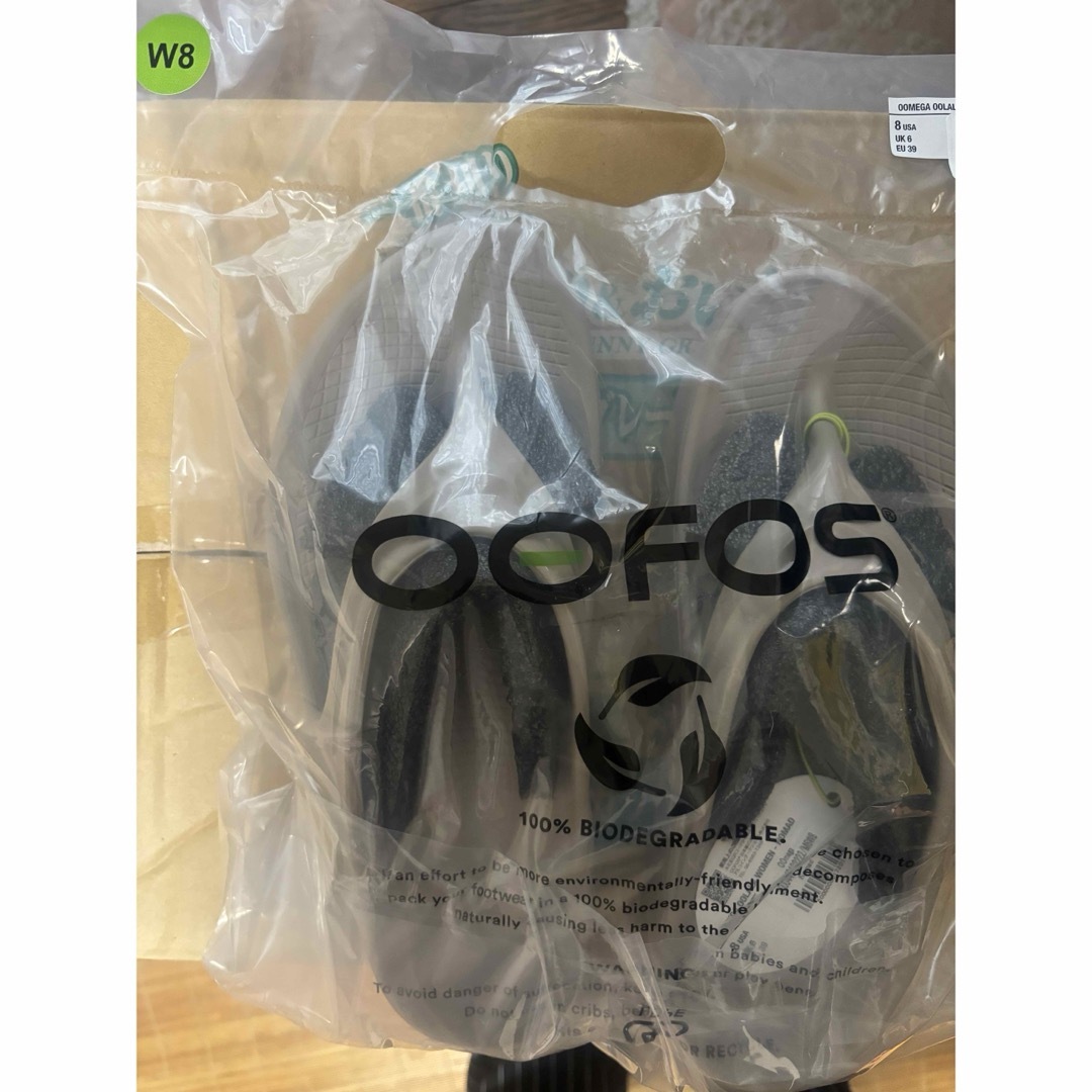 OOFOS(ウーフォス)のウーフォス　ウーメガ　ノマド　25cm レディースの靴/シューズ(サンダル)の商品写真