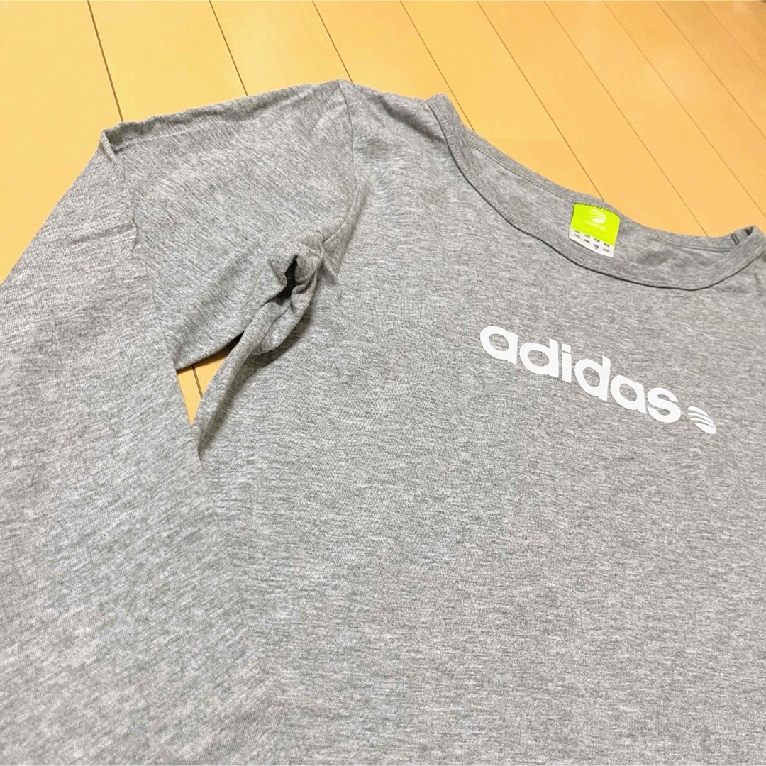 adidas(アディダス)の【早い者勝ち！】 adidas アディダス ロンT 長袖 Tシャツ レディース レディースのトップス(Tシャツ(長袖/七分))の商品写真