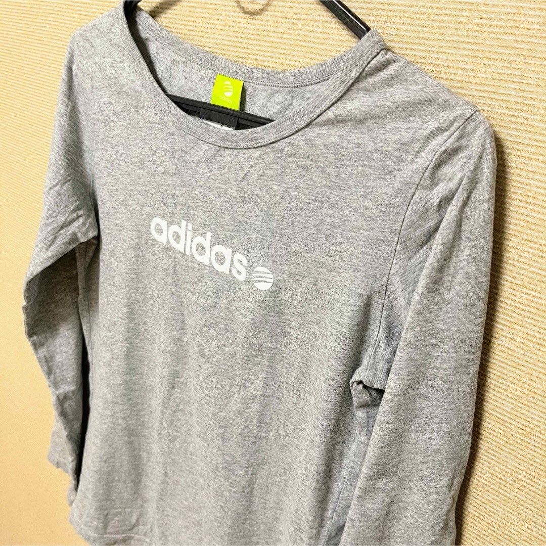 adidas(アディダス)の【早い者勝ち！】 adidas アディダス ロンT 長袖 Tシャツ レディース レディースのトップス(Tシャツ(長袖/七分))の商品写真