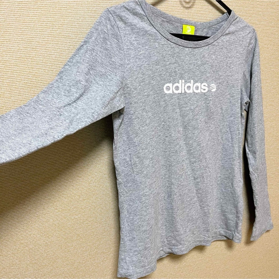 adidas(アディダス)の【早い者勝ち！】 adidas アディダス ロンT 長袖 Tシャツ レディース レディースのトップス(Tシャツ(長袖/七分))の商品写真