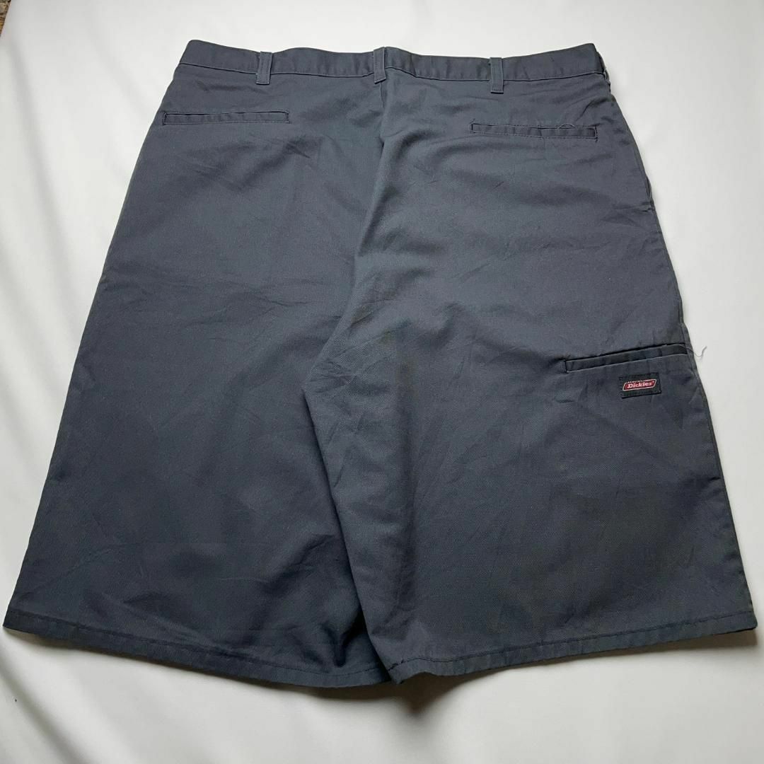 Dickies(ディッキーズ)のディッキーズw40ショートパンツハーフパンツワークパンツ灰色グレーねずみ色古着 メンズのパンツ(ショートパンツ)の商品写真