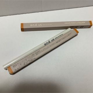 スリーコインズ(3COINS)のAUS クリームペンシルアイライナー　040R  キャラメル2本セット　単品不可(アイライナー)