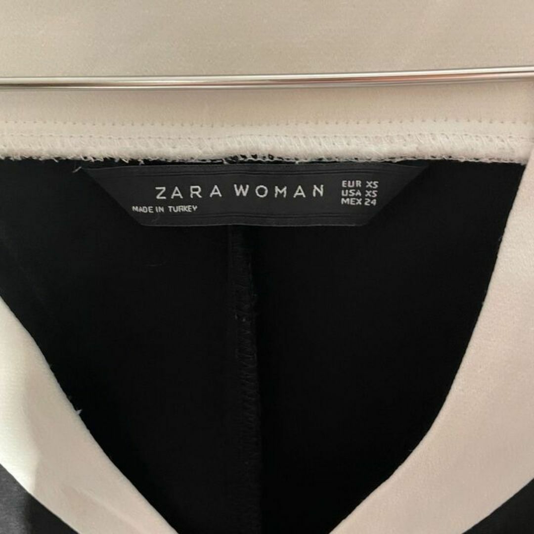 ZARA(ザラ)のZARA トップ USA XS Vネック グランジ ブラック ホワイト Y2K レディースのトップス(Tシャツ(長袖/七分))の商品写真