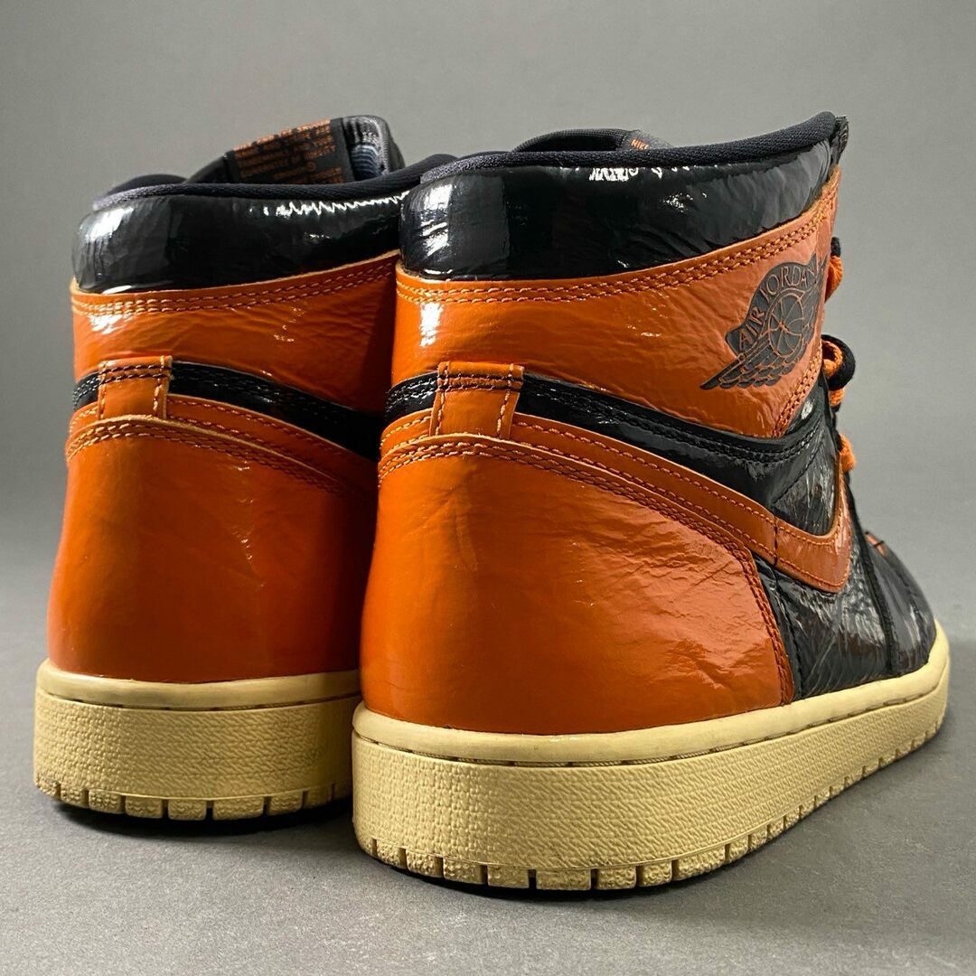 NIKE(ナイキ)の10e18 NIKE ナイキ AIR JORDAN 1 RETRO HIGH OG SHATTERED BACKBOARD 3.0 エアジョーダン レトロ ハイ ハイカットスニーカー 555088-028 27 オレンジ ブラック メンズの靴/シューズ(スニーカー)の商品写真