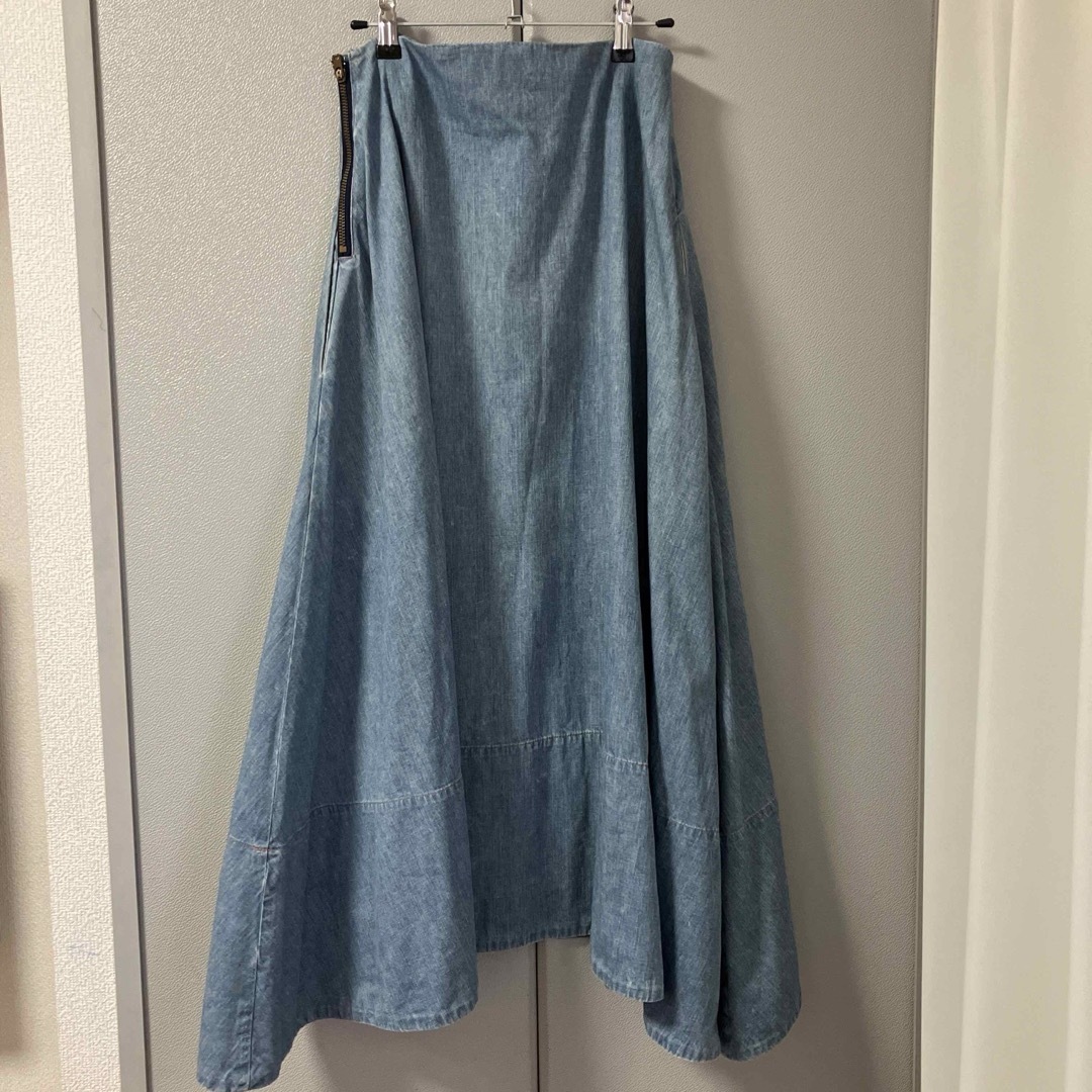 MADISONBLUE(マディソンブルー)のMADISONBLUE マディソンブルー デニム　スカート レディースのスカート(ロングスカート)の商品写真