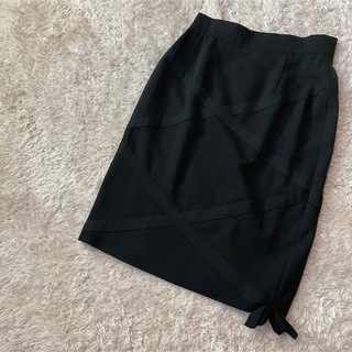 エスカーダ(ESCADA)のESCADA ヒザ丈スカート　ウール100% リボン　ブラック　サイズS(ひざ丈スカート)