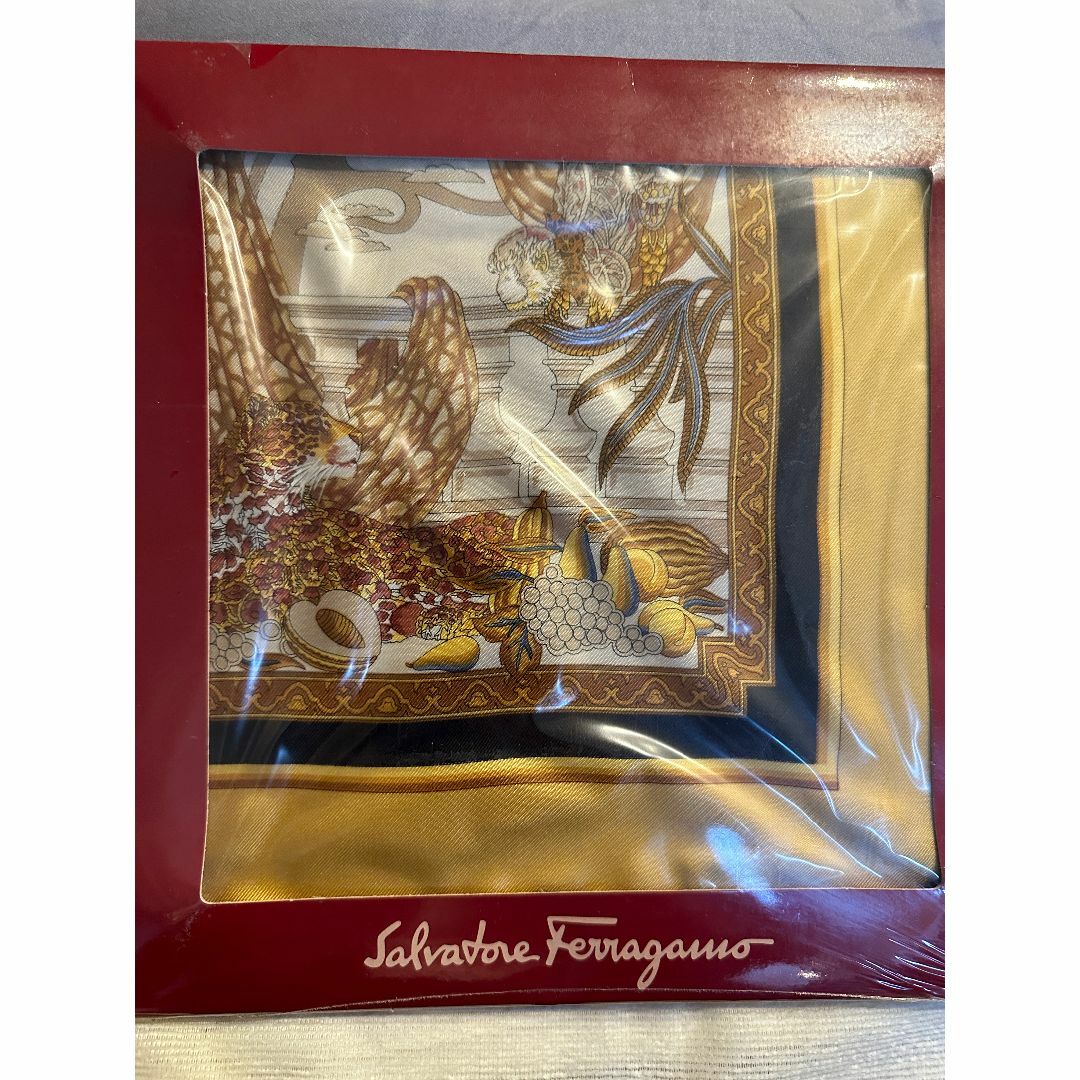 Ferragamo(フェラガモ)のFERRAGAMO スカーフ 01232004 PATCHWORK レディースのファッション小物(バンダナ/スカーフ)の商品写真