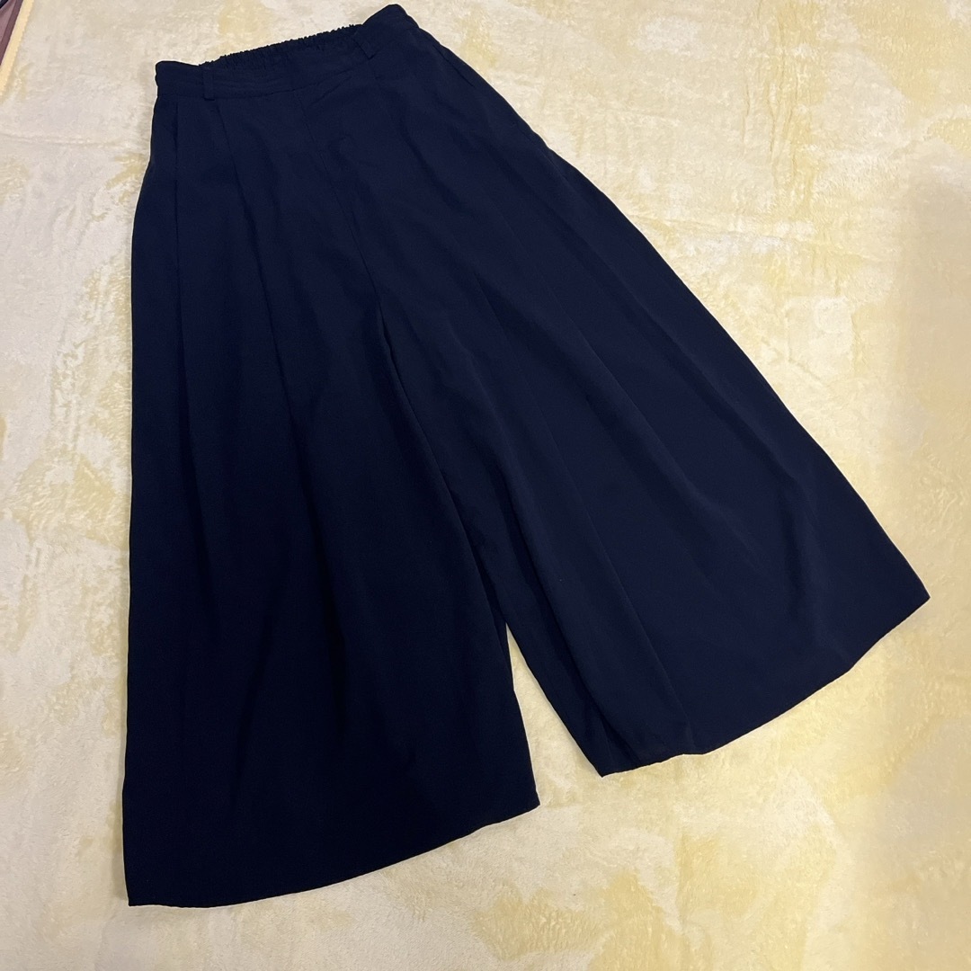 UNIQLO(ユニクロ)の黒スカートと黒ロングパンツ2点セット レディースのスカート(ひざ丈スカート)の商品写真